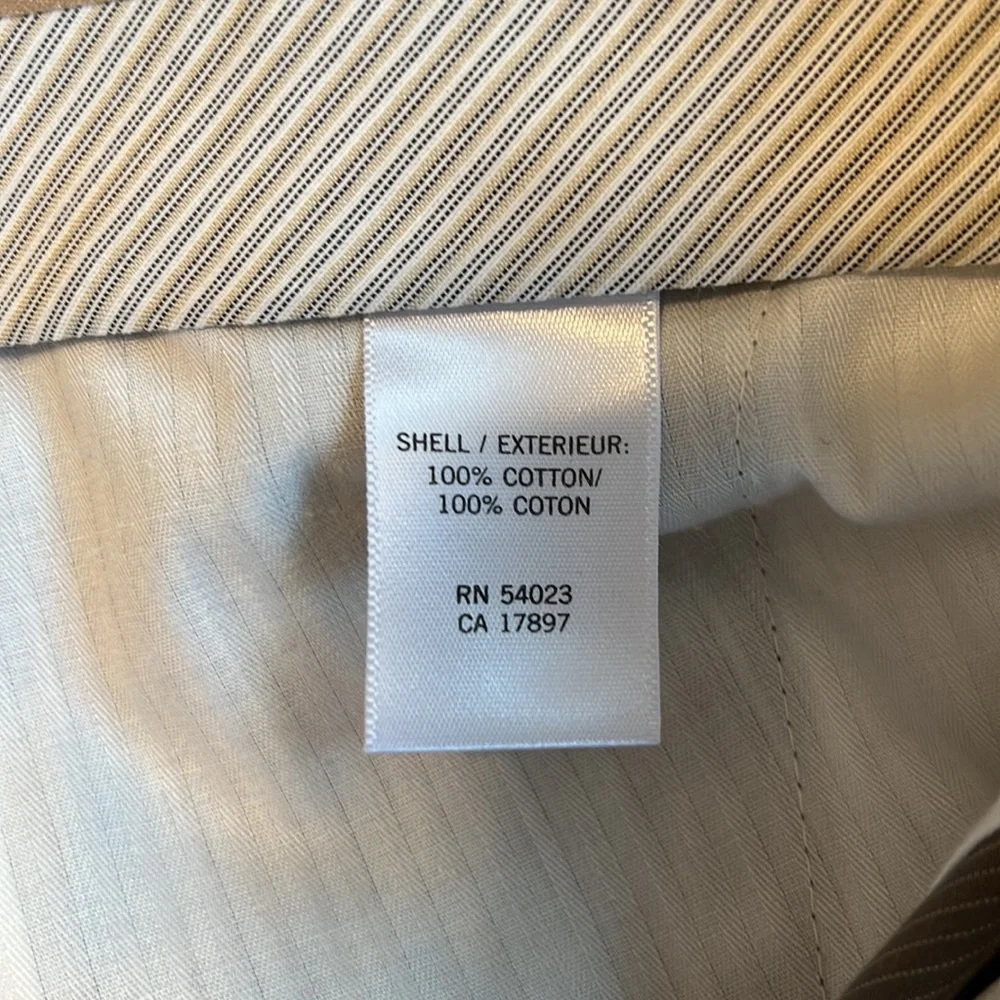 Banana Republic rear khaki bar